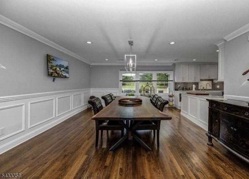 150 Fremont Ave - Photo 5 of 14