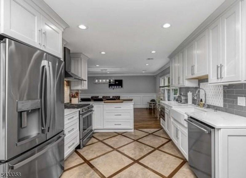 150 Fremont Ave - Photo 6 of 14