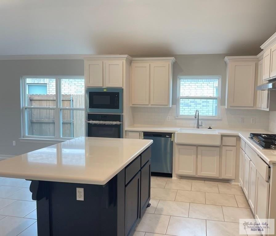 2373 Grove Ln - Photo 3 of 11