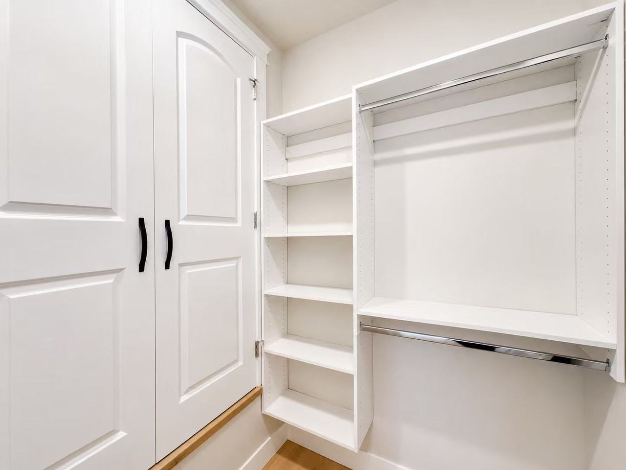4988 Macdonald Street - Photo 4 of 9