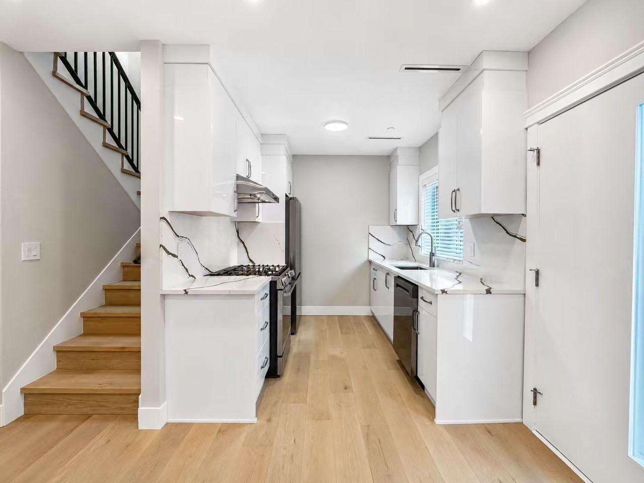4988 Macdonald Street - Photo 2 of 9
