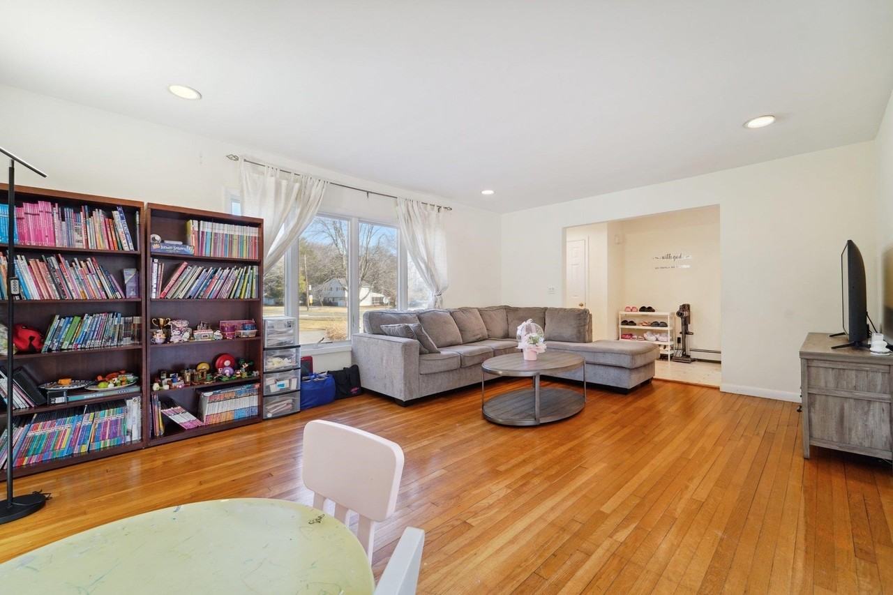 324 Brook St #324 - Photo 3 of 48