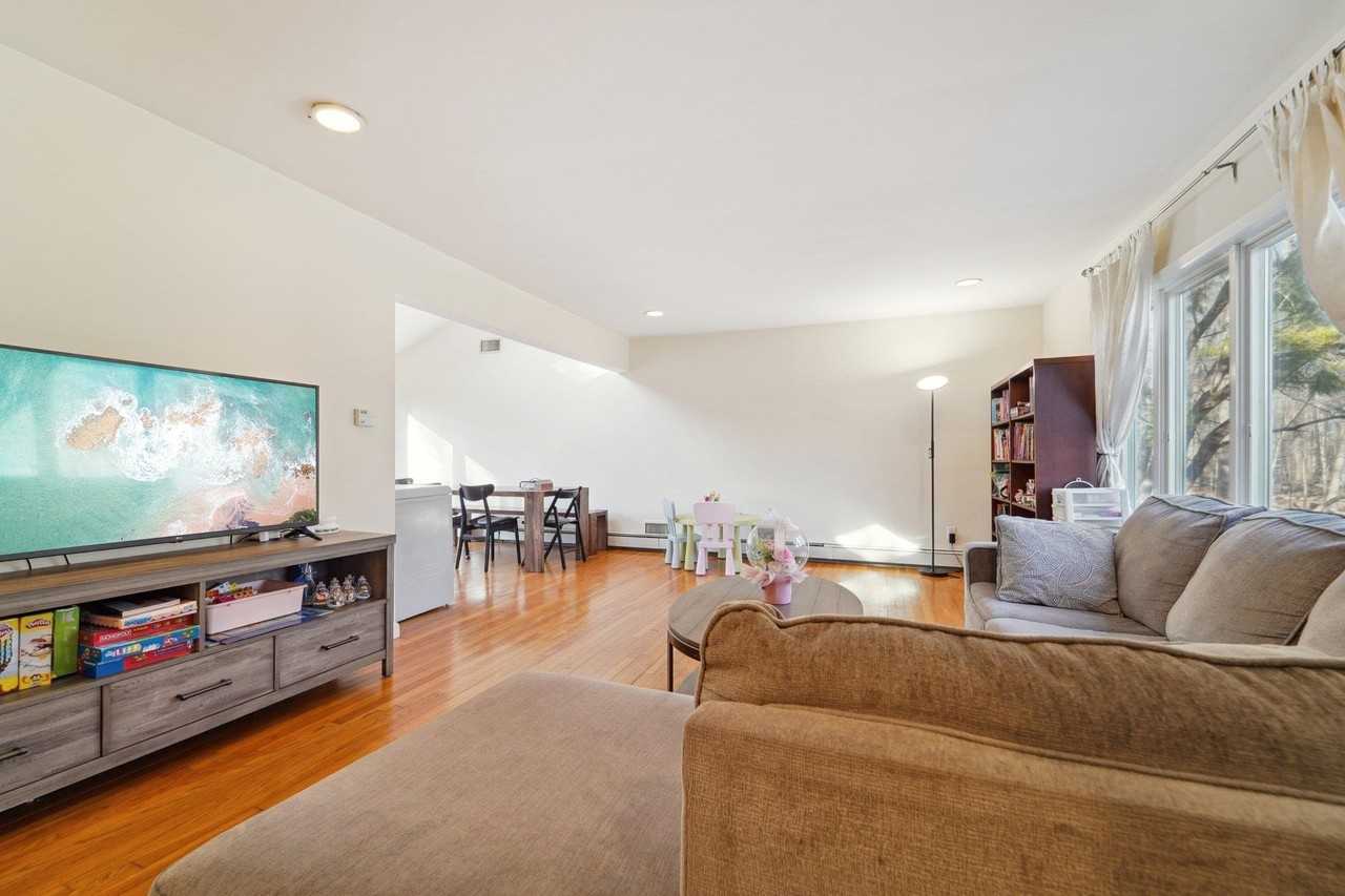 324 Brook St #324 - Photo 4 of 48