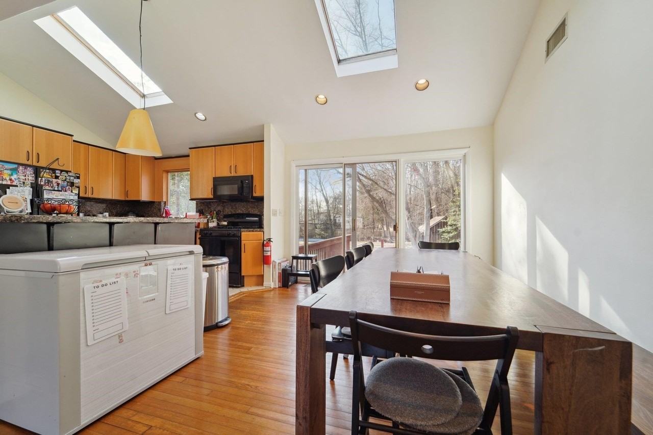 324 Brook St #324 - Photo 5 of 48