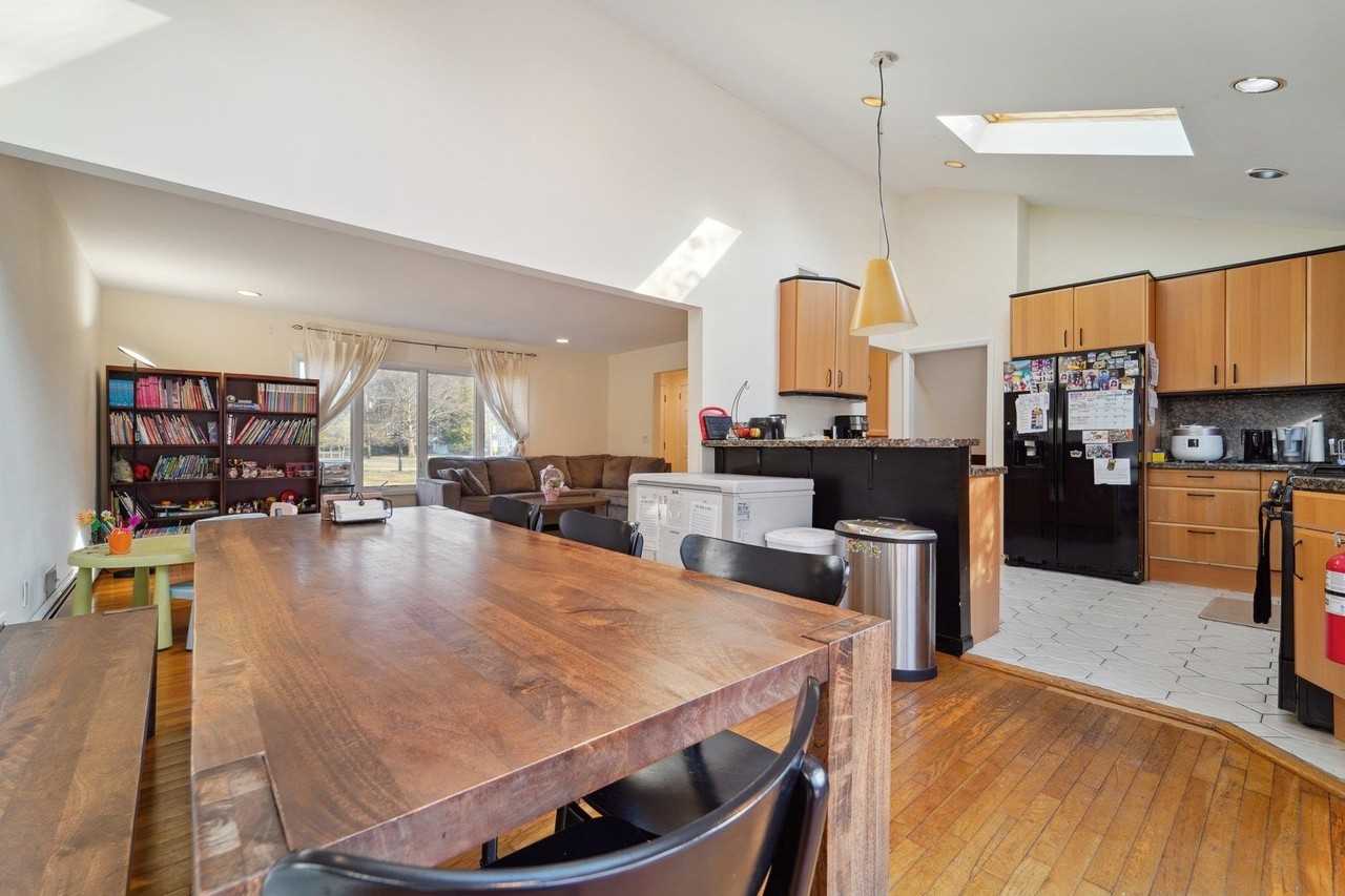 324 Brook St #324 - Photo 6 of 48