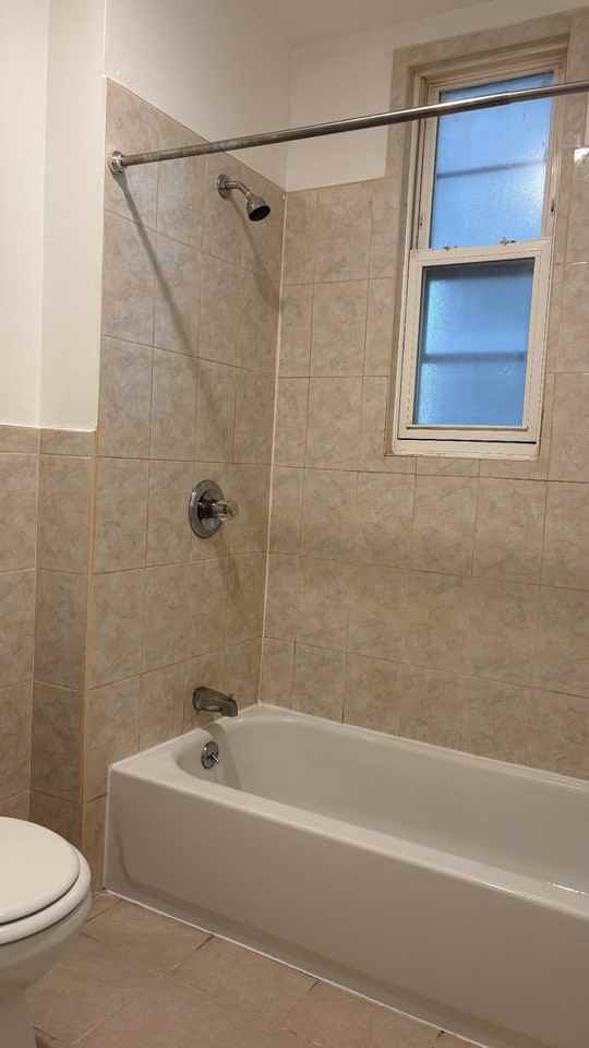 339 Danforth Ave #1F - Photo 5 of 14