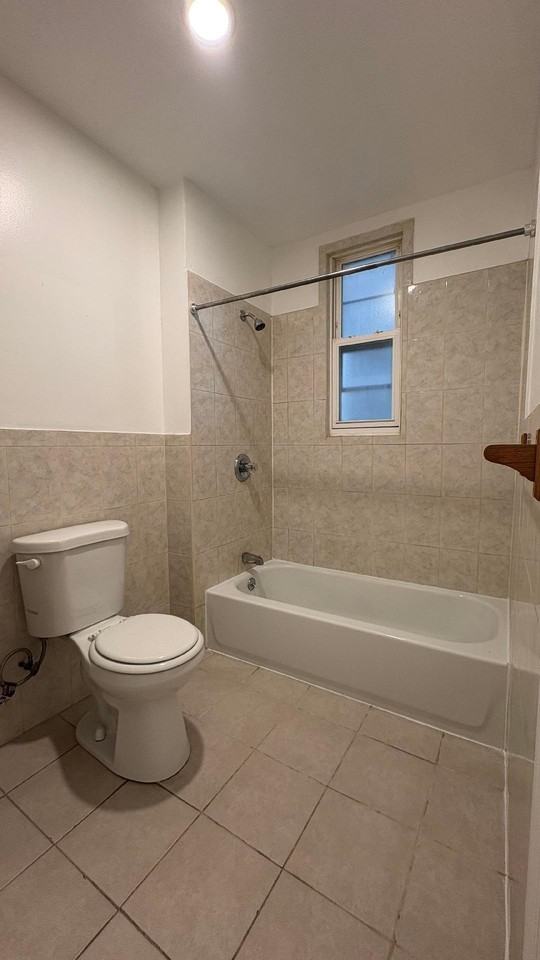 339 Danforth Ave #1F - Photo 6 of 14