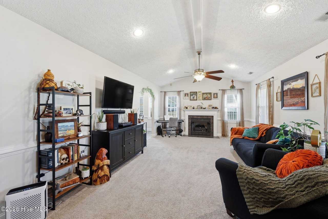 100 Birch Ct - Photo 6 of 49