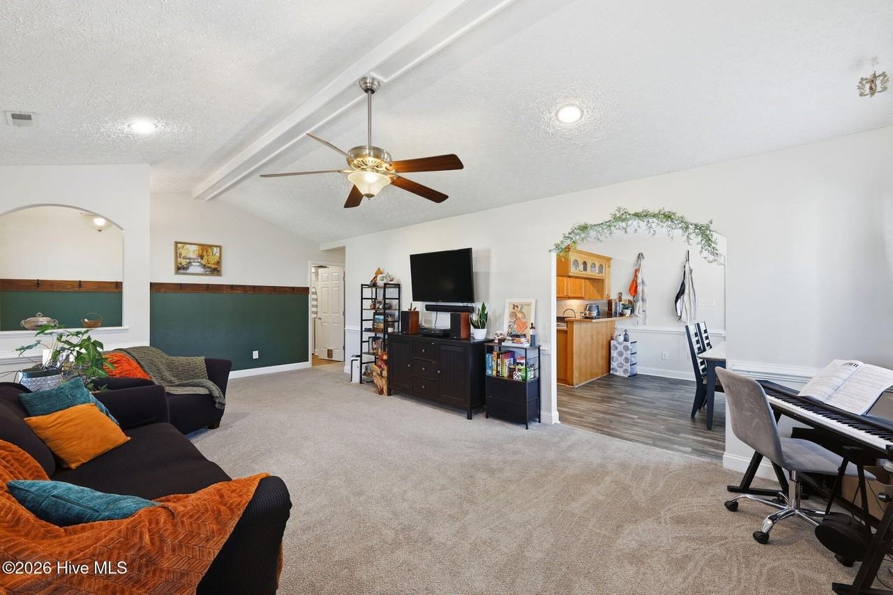 100 Birch Ct - Photo 7 of 49