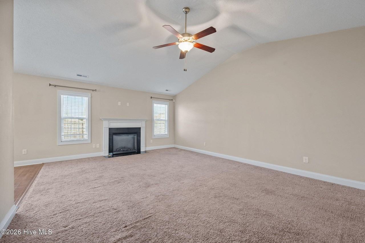 320 Aquamarine Cir - Photo 5 of 30