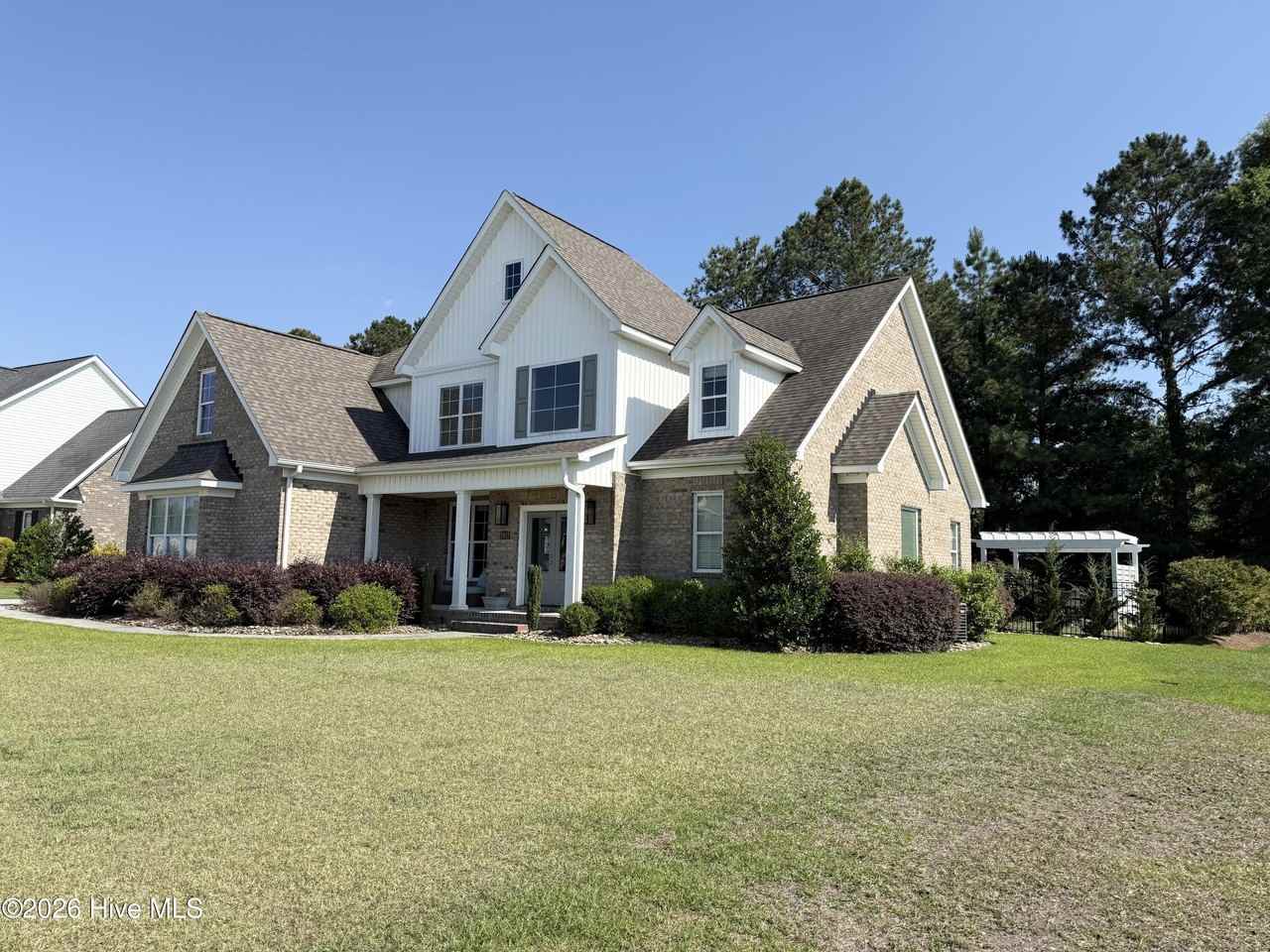 1017 Sedbrook Ln - Photo 3 of 50