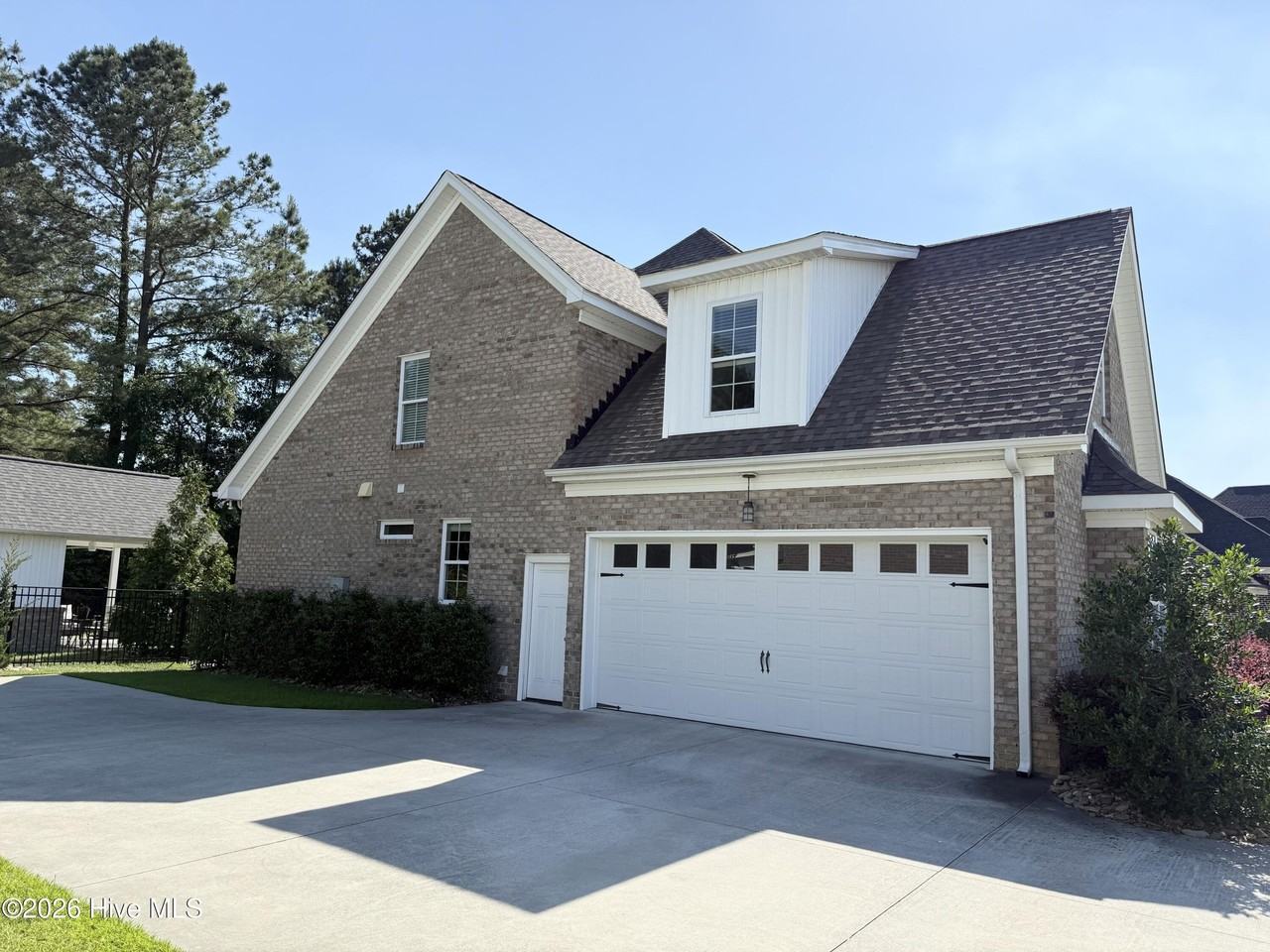 1017 Sedbrook Ln - Photo 5 of 50