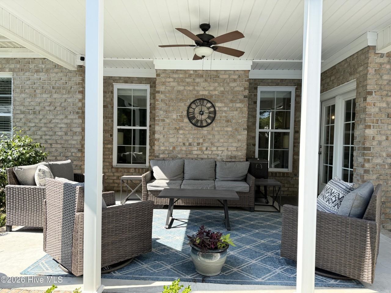 1017 Sedbrook Ln - Photo 6 of 50