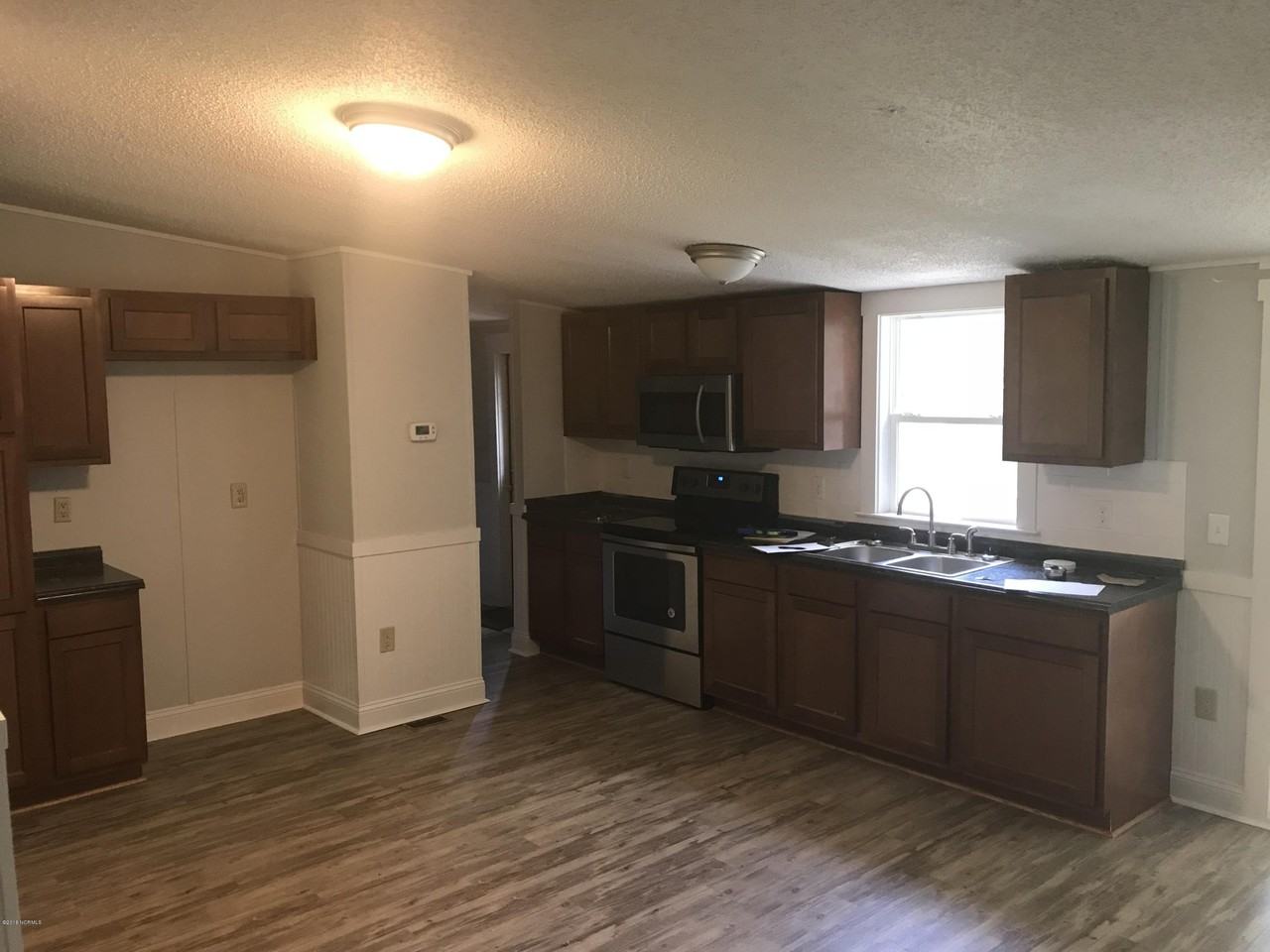 200 Susans Dr - Photo 7 of 13