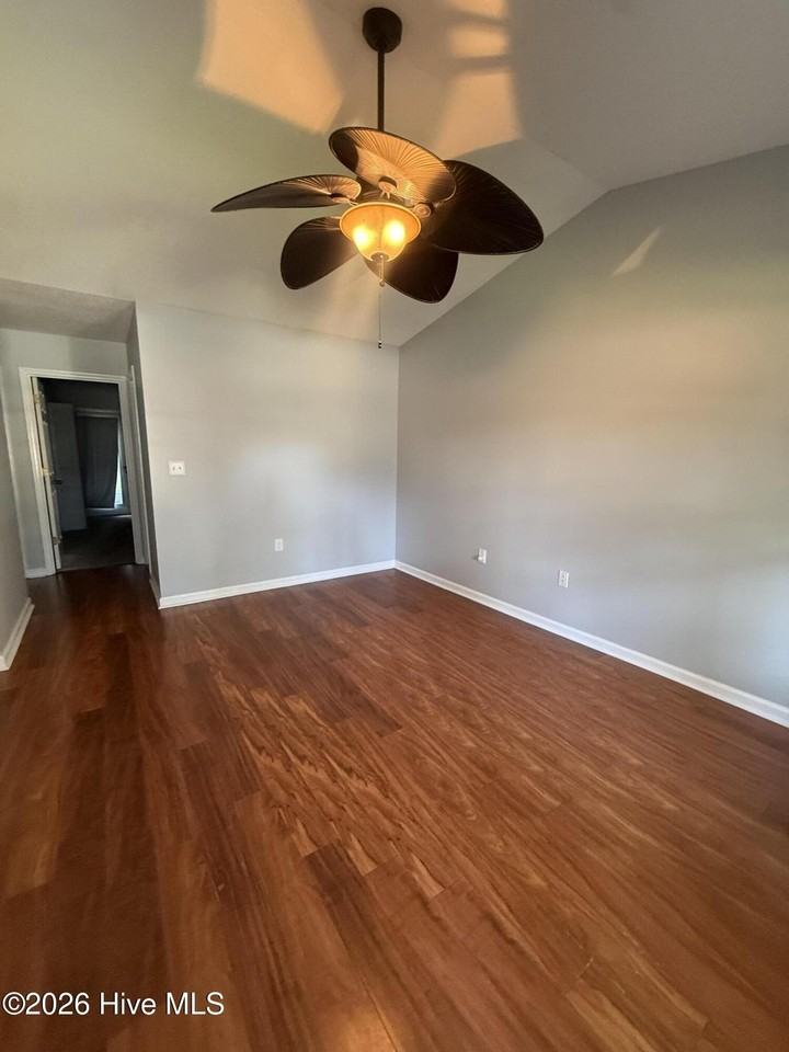 600 N 35th St #103 - Photo 2 of 8