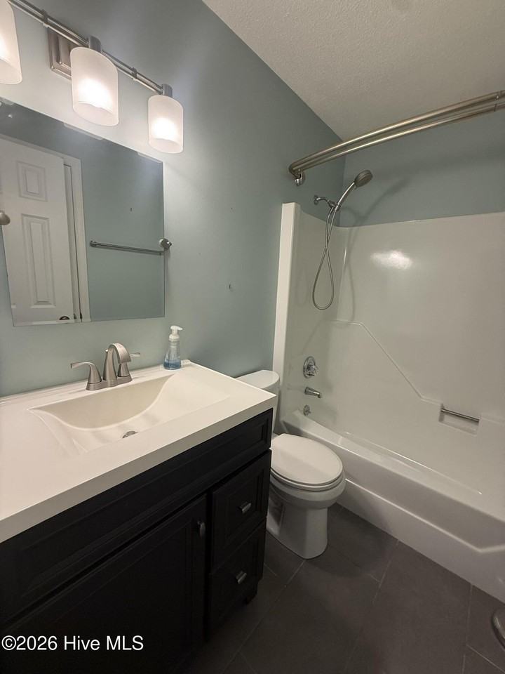 600 N 35th St #103 - Photo 6 of 8