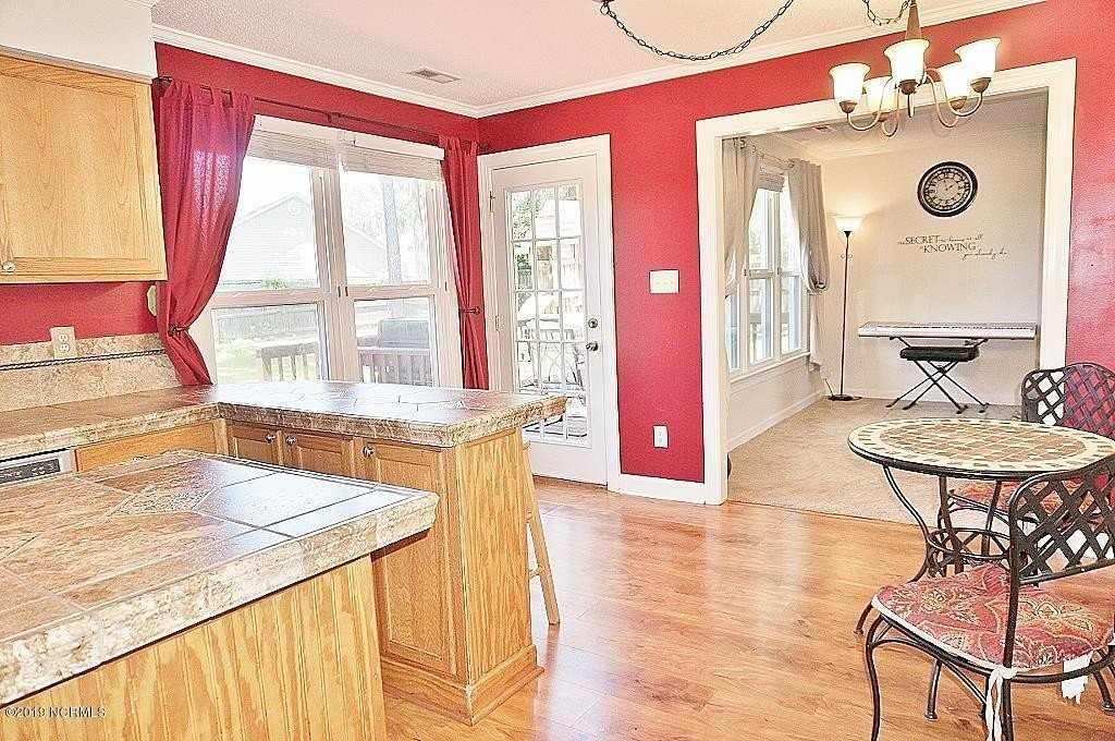 408 Hampshire Pl - Photo 3 of 26