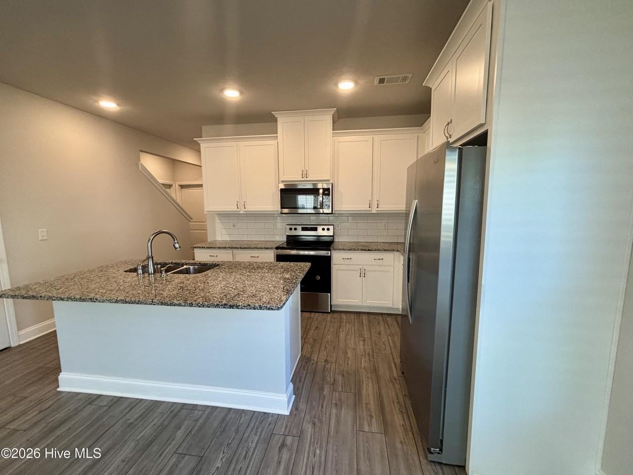1101 Clareton Dr - Photo 6 of 18