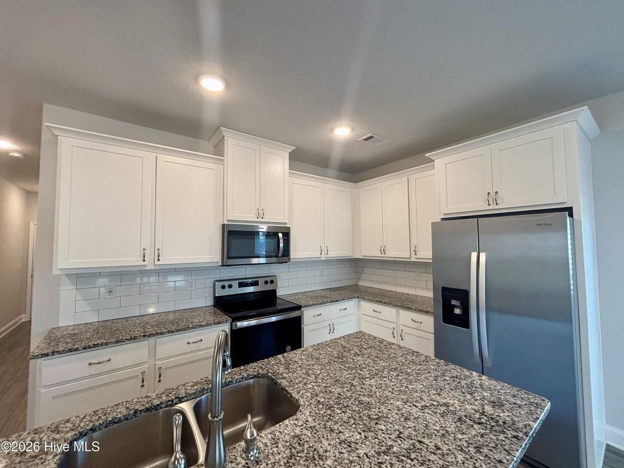 1101 Clareton Dr - Photo 7 of 18