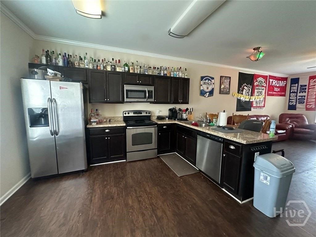 194 Strickland Ave - Photo 3 of 12