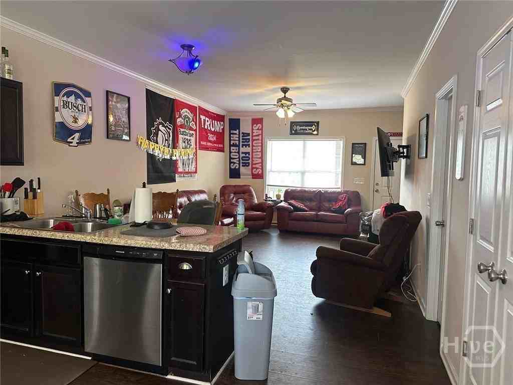 194 Strickland Ave - Photo 4 of 12
