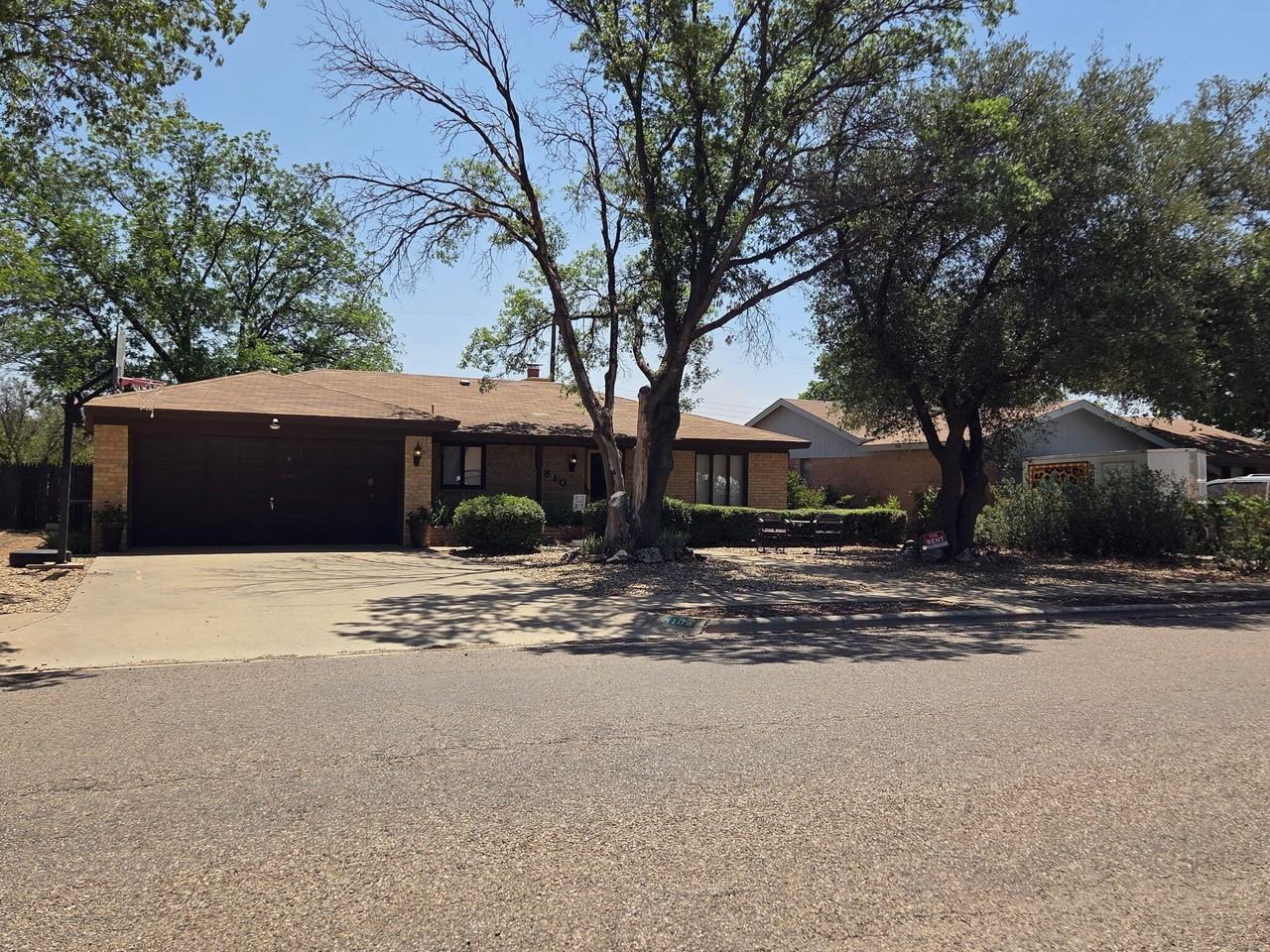 810 Mimosa Ave - Photo 2 of 14