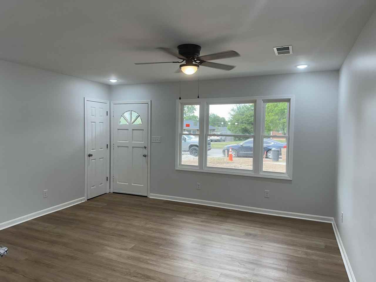 686 Eden Rd - Photo 2 of 15