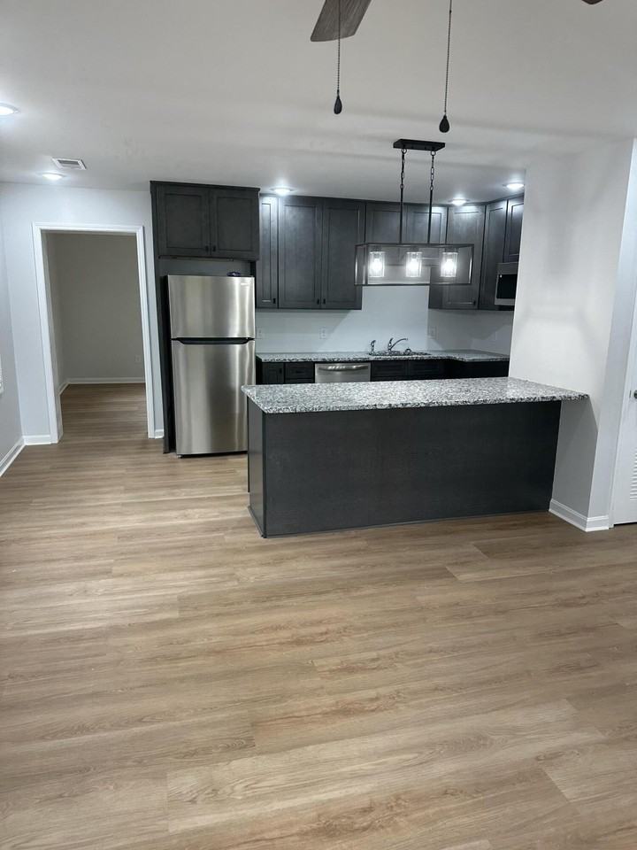 686 Eden Rd - Photo 3 of 15