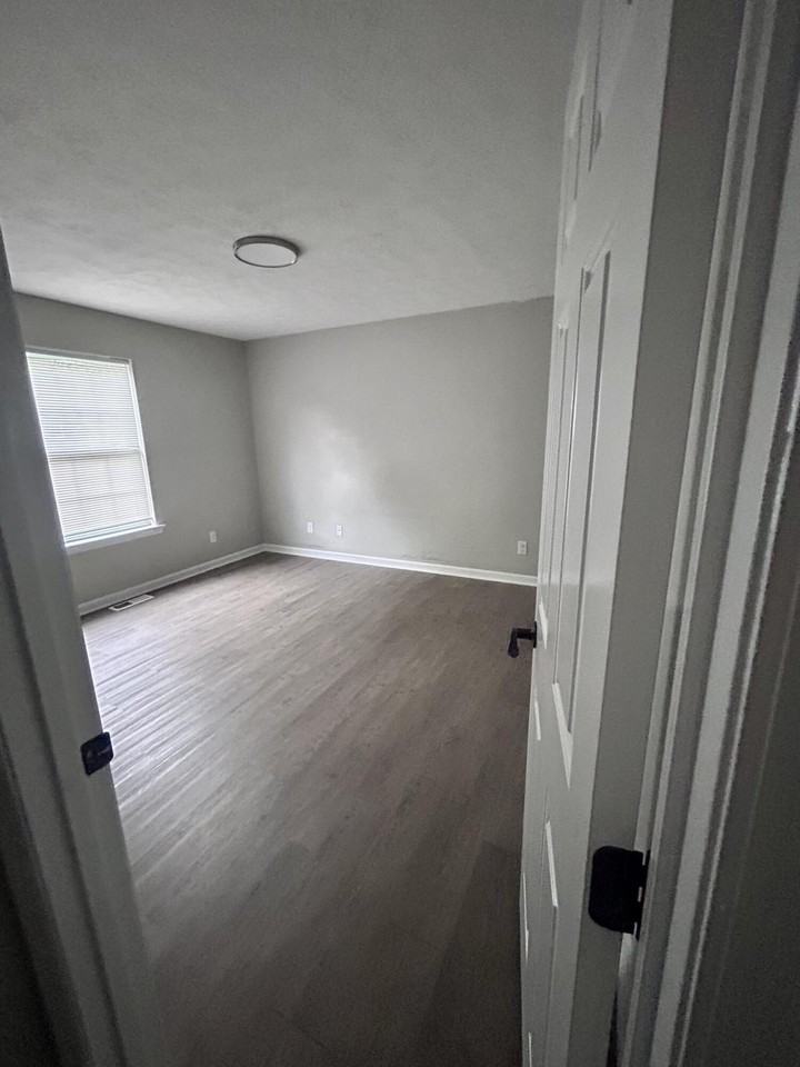 1015 River Bend Rd - Photo 3 of 9
