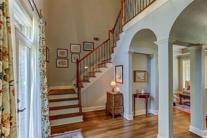 2520 Fox Hill Dr - Photo 3 of 24