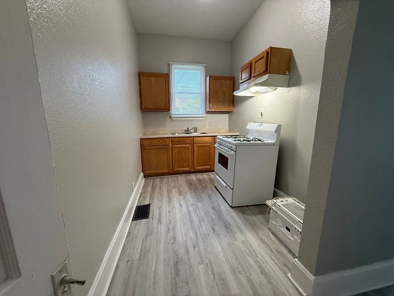 545 W State St #1 - Photo 4 of 11