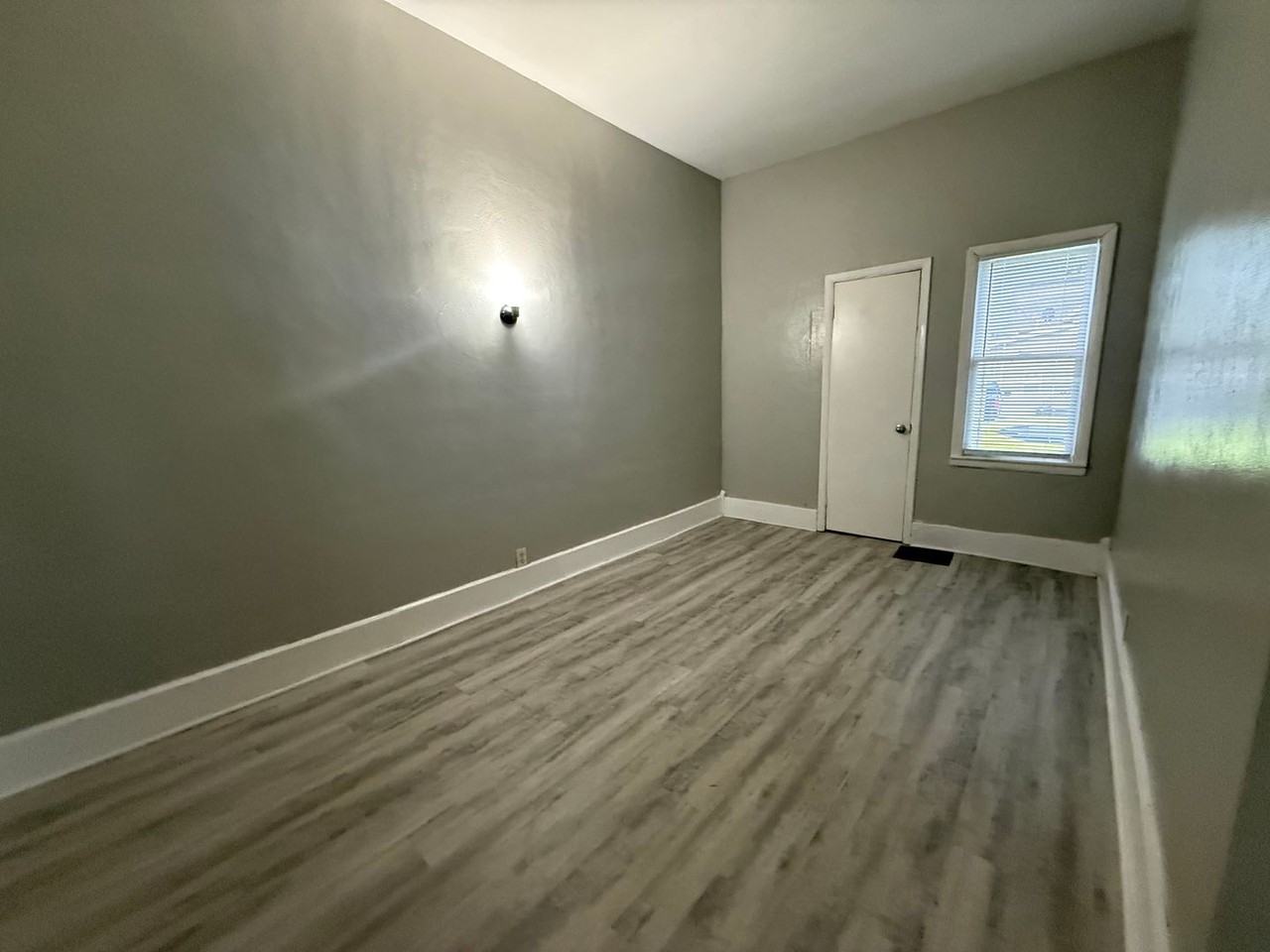 545 W State St #1 - Photo 6 of 11