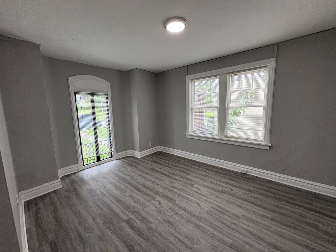 5345-49 Cabanne - Photo 3 of 33