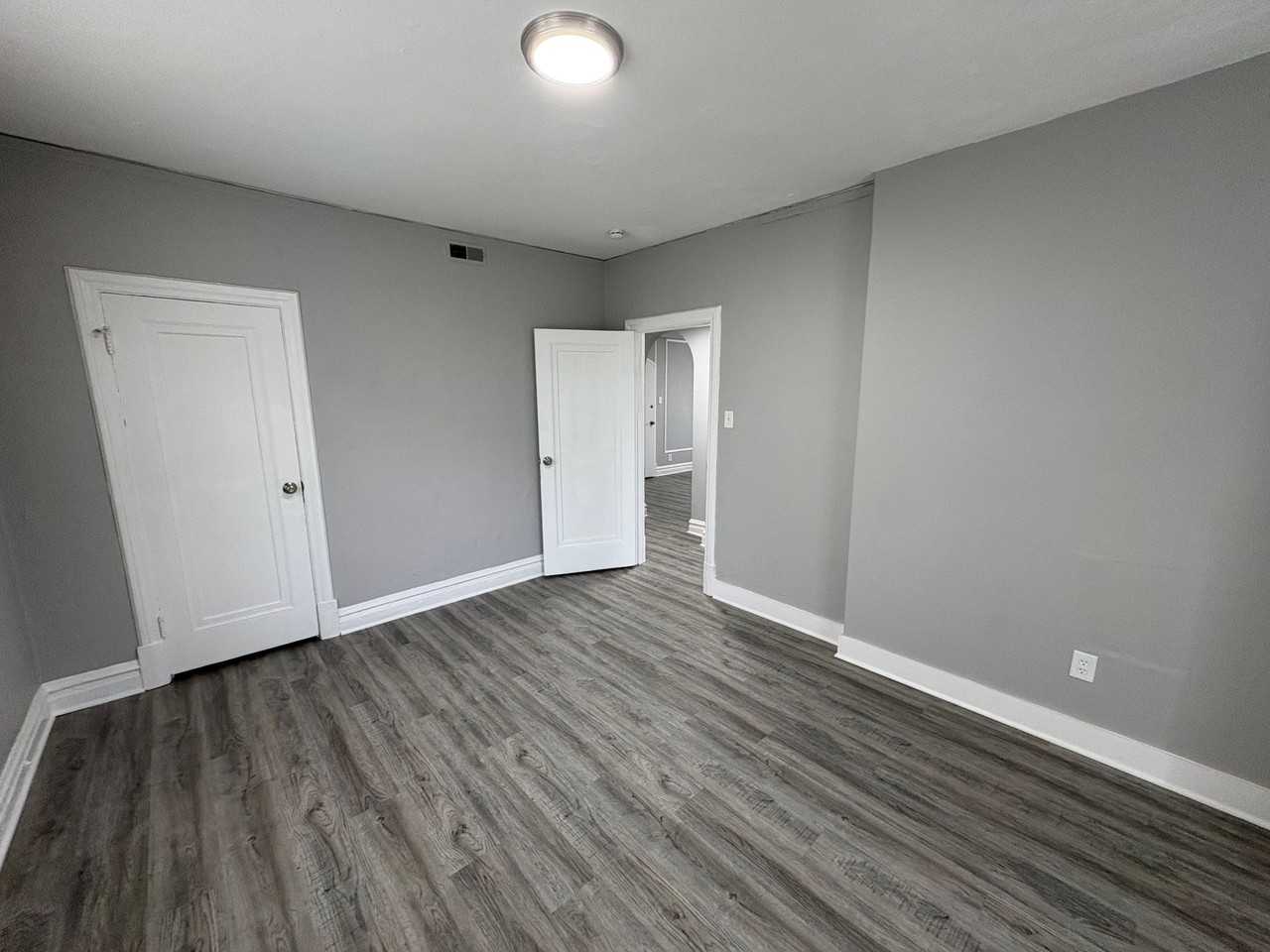 5345-49 Cabanne - Photo 4 of 33