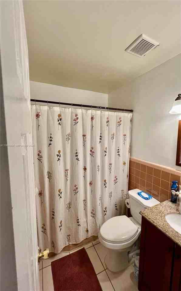 2016 Ne 26th St #2 - Photo 6 of 12