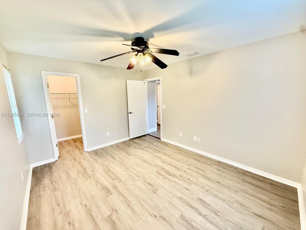 210 Sw Voltair Ter - Photo 7 of 19
