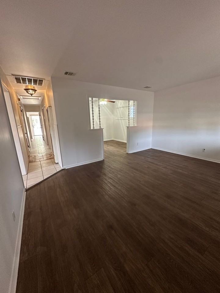 1906 N Hughes St - Photo 2 of 19