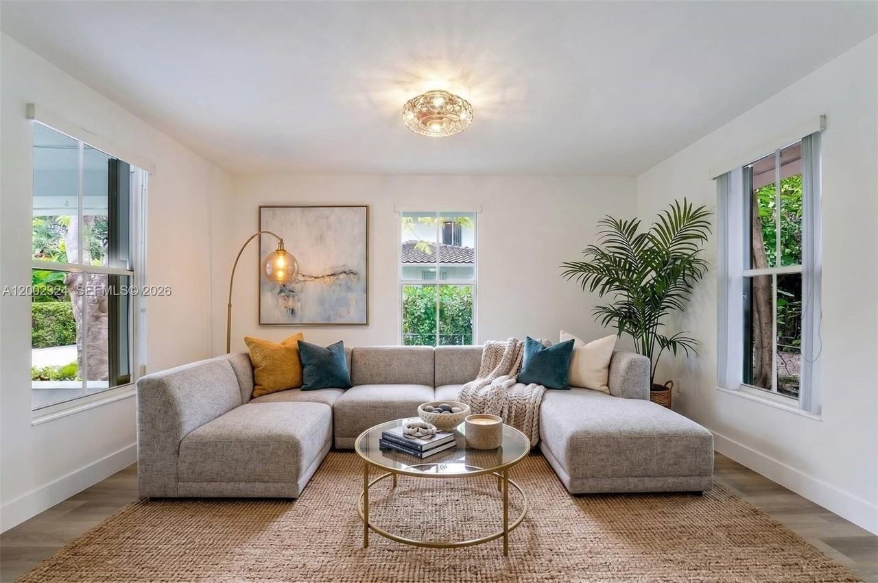 3605 S Douglas Rd - Photo 5 of 17