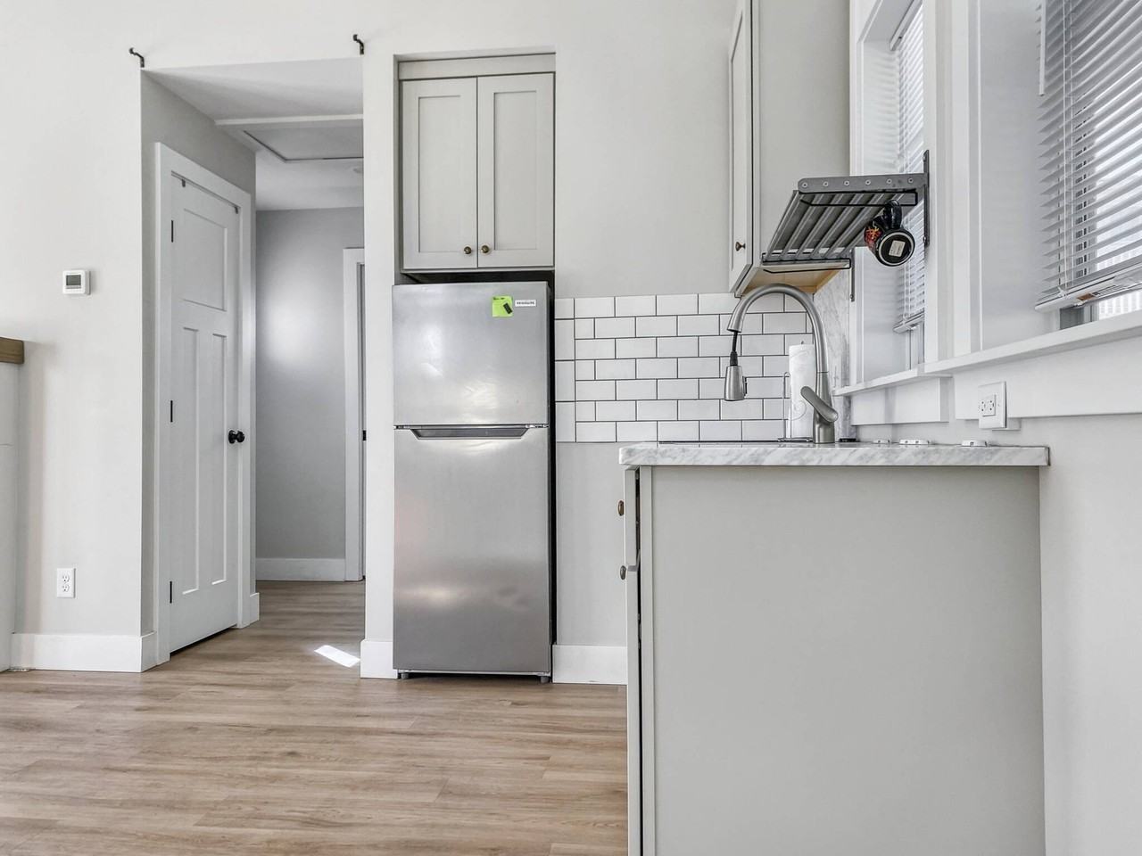 231 W 17th St #2 - Photo 5 of 15