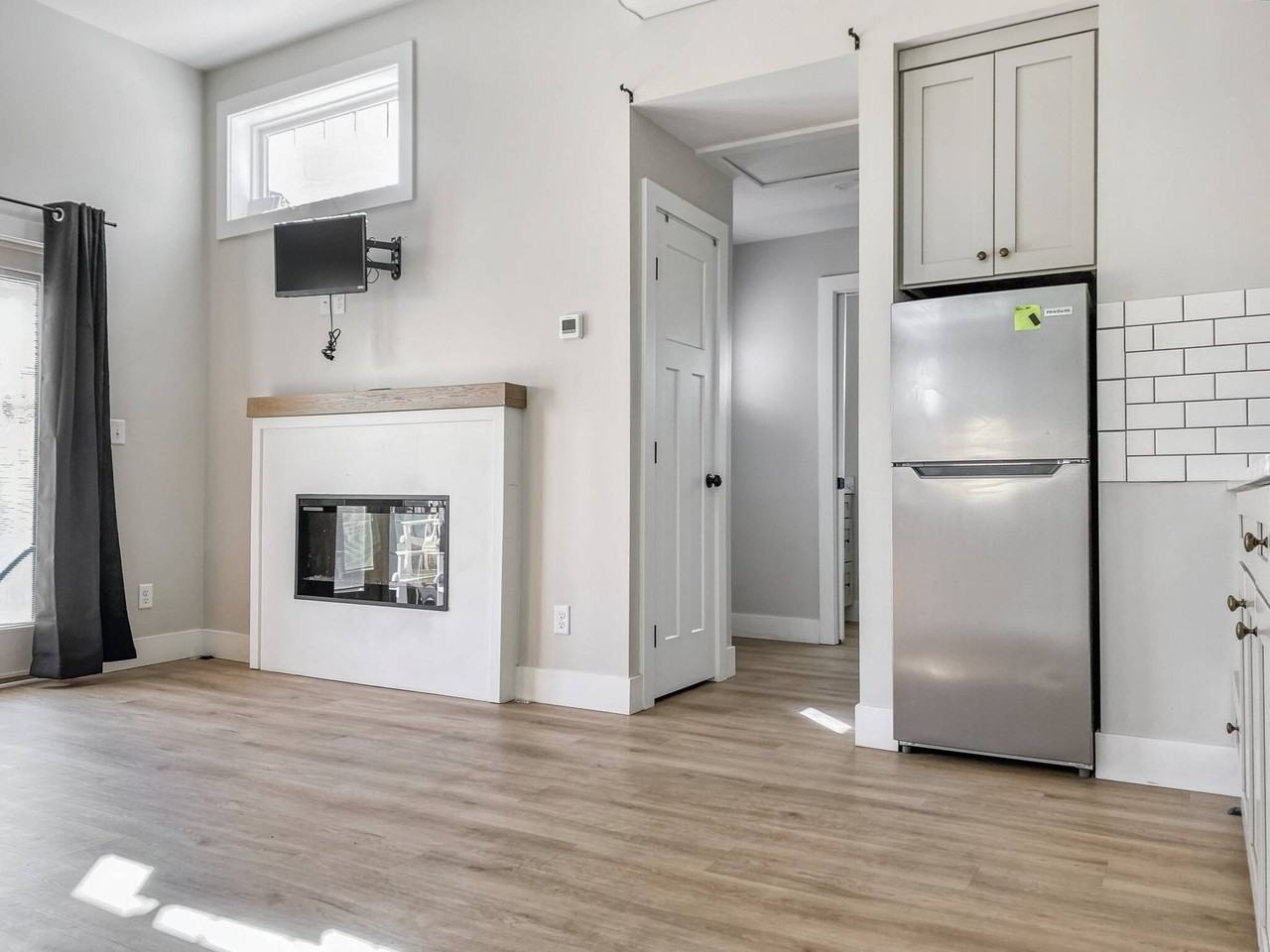 231 W 17th St #2 - Photo 6 of 15