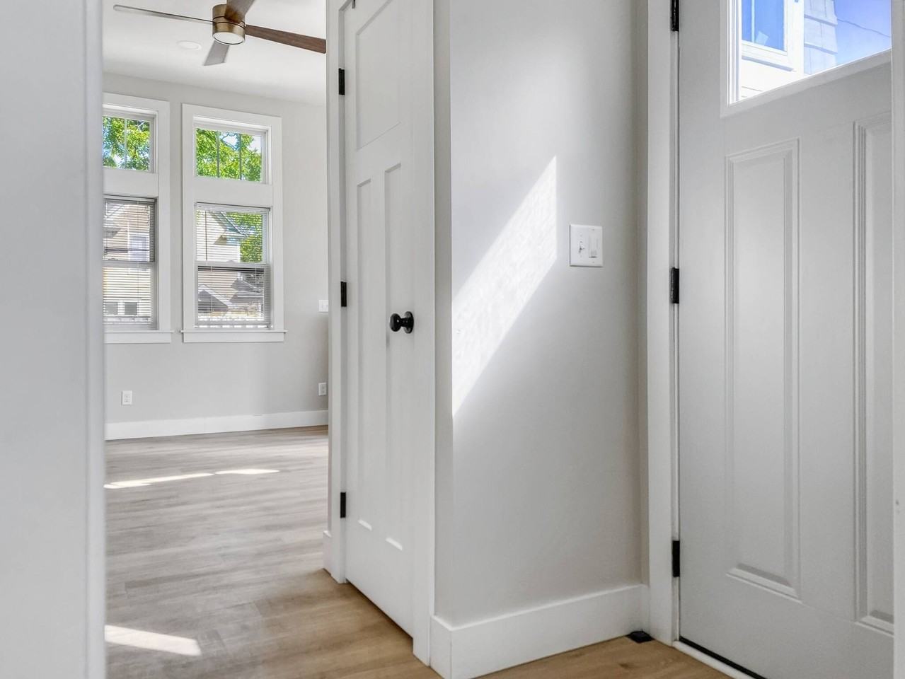 231 W 17th St #2 - Photo 7 of 15