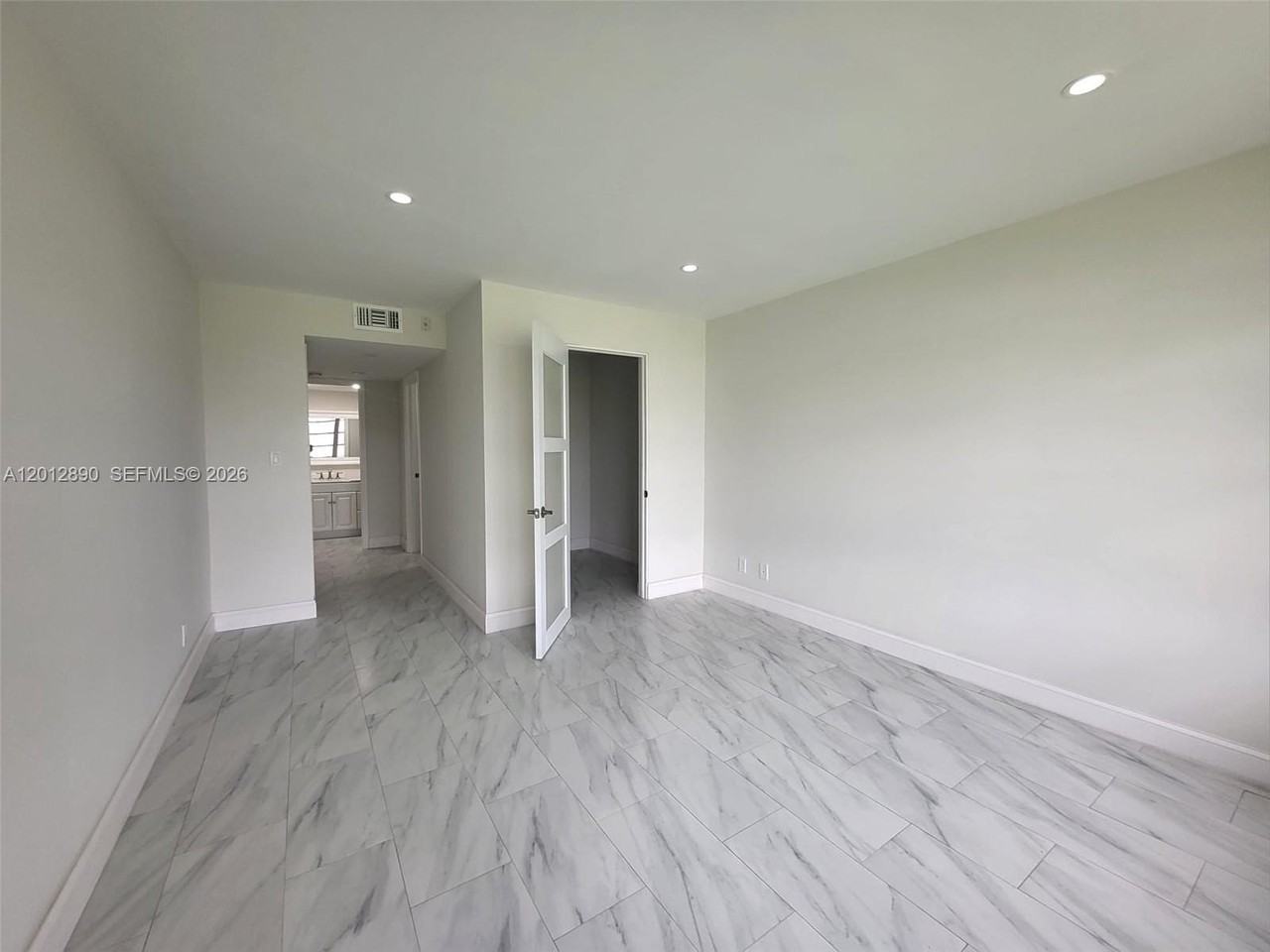 903 Cypress Ter #205 - Photo 2 of 10