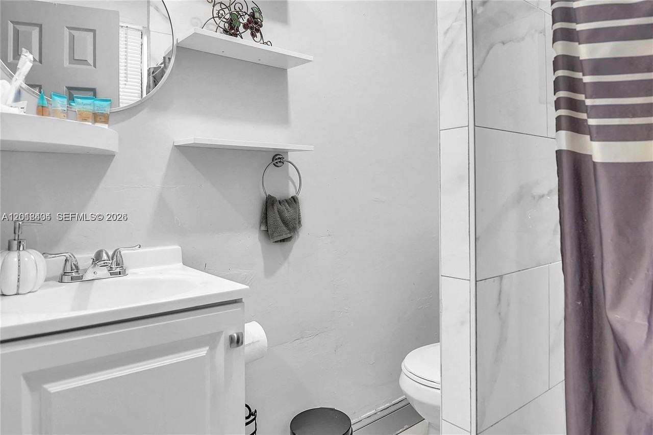 6036 Polk St #1 - Photo 5 of 9