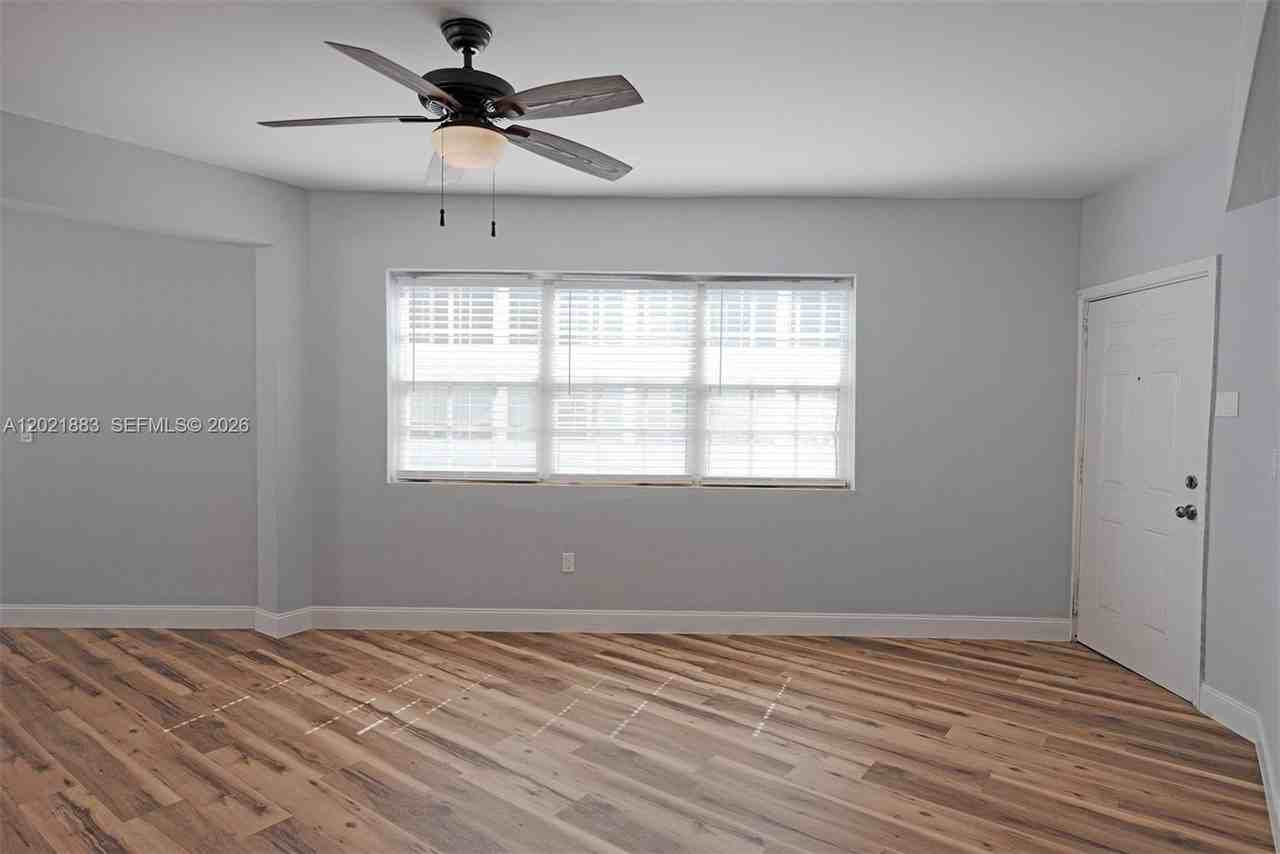 2383 Flamingo Dr #11 - Photo 7 of 30