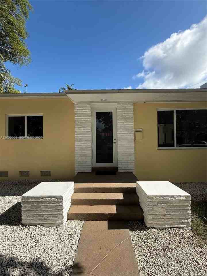 661 Ne 51st St #NA - Photo 3 of 15