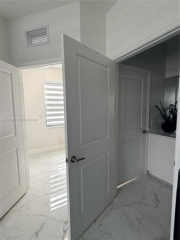 12893 Sw 232nd Ln #0 - Photo 7 of 47