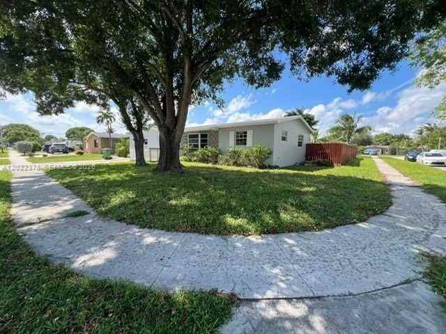 6921 Nw 5th Ct #6921 - Photo 3 of 4