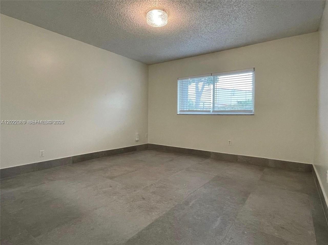 3660 N 56th Ave #609 - Photo 5 of 17