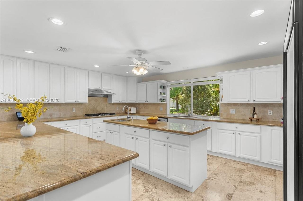 6845 Sw 129th Ter - Photo 2 of 25