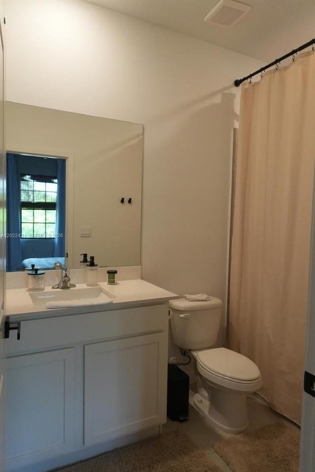 696 Nw 6th St - Photo 6 of 14